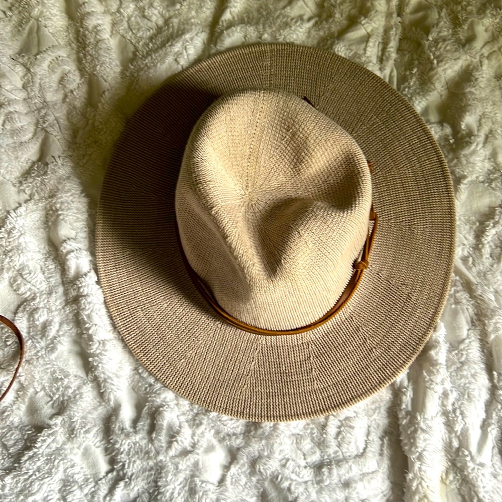 Crochet style hard hat with leather detail